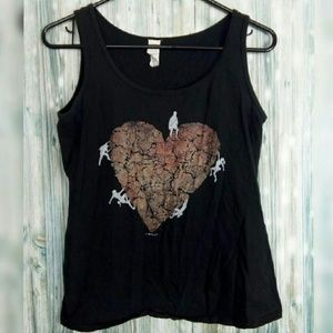 Rock climber heart graphic tank top